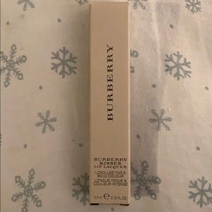 Burberry kisses lip lacquer